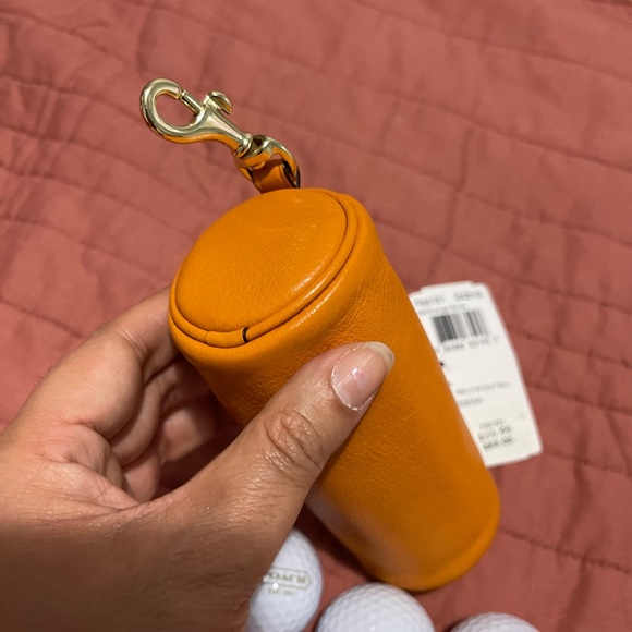 Rare Coach leather golf ball set with the zipper case. - Picture 6 of 7